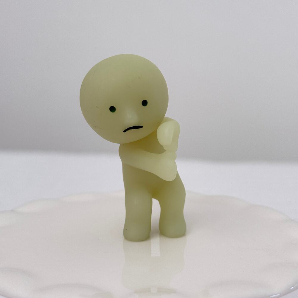 Smiski Series 1 "Smiski Peeking" Collectible Blind Box Figure